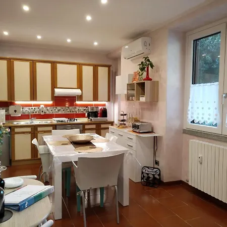 I Tre Oleandri Varenna Holiday home *