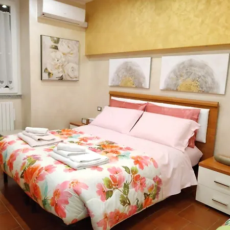Holiday home I Tre Oleandri Varenna *